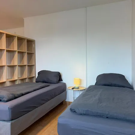 2 Bedroom Apartment, 5 Singlebeds, Near A7 Autobahn, Free Parking, * Henstedt-Ulzburg