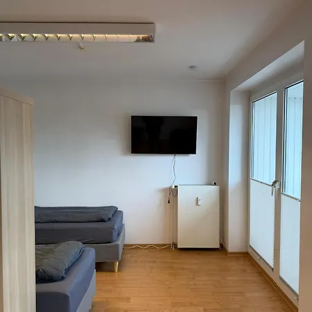 Apartment 2 Bedroom Apartment, 5 Singlebeds, Near A7 Autobahn, Free Parking, *